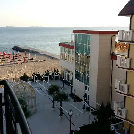 Private In Taliana Beach Residents דירה